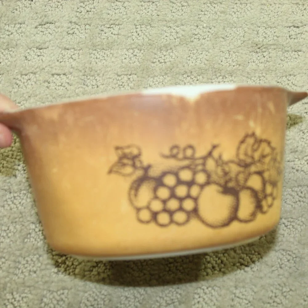 Vtg Pyrex 10 Pieces 3 Old Orchard Casserole Dishes Brown Lids, 2 Refrig w Lids